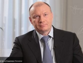 Предприниматель Потанин примет участие в создании государственного туроператора