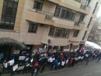 Посольство Турции в столице РФ закидали камнями