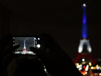 Эйфелева вышка вновь открыта для туристов — Мэрия Парижа