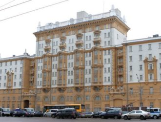 Консульство США опровергло информацию об очередях за визами в Москве