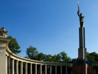 В Вене предотвратили осквернение памятника советскому солдату