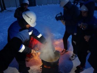 Где попробовать уху с нефтью и вкусно ли это блюдо